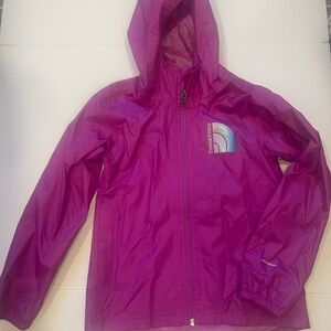 The North Face Girls' pinky purple Hooded Lightweight Rain Jacket*Girls size 7/8